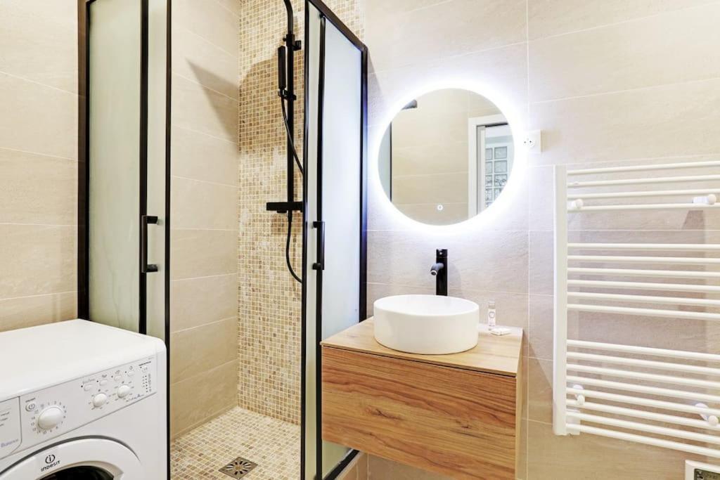 Charming Appartements For 4 People - Le Marais Paris Exteriör bild