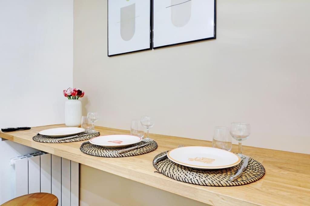 Charming Appartements For 4 People - Le Marais Paris Exteriör bild